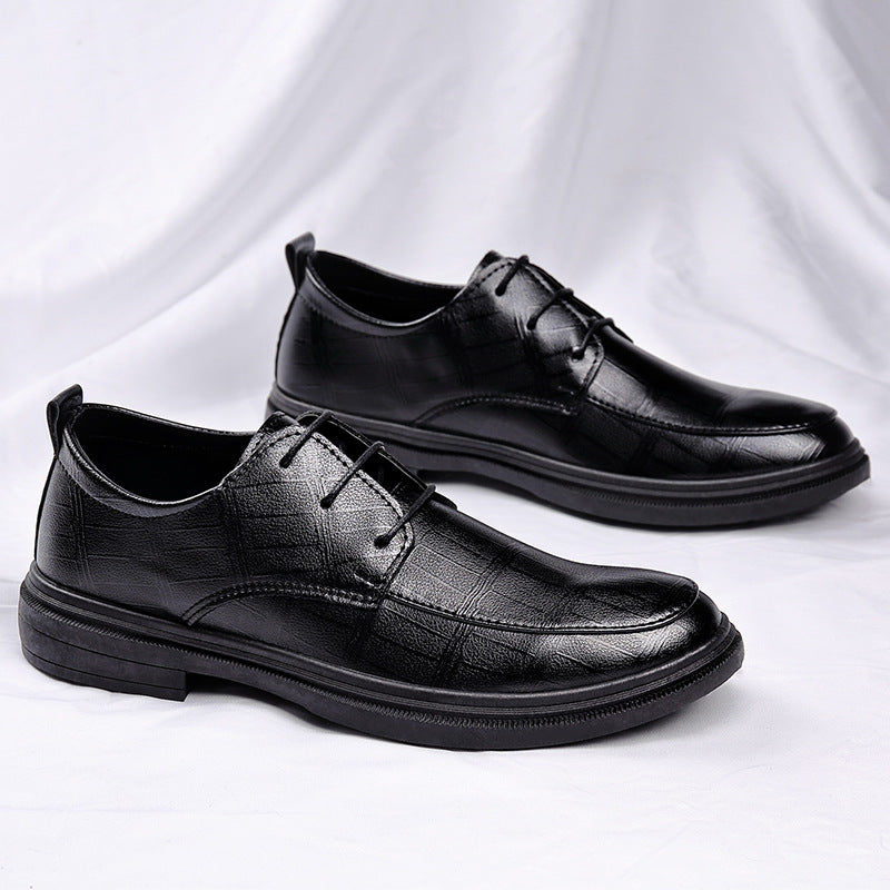 Height-increasing shoes that look like standard dress shoes