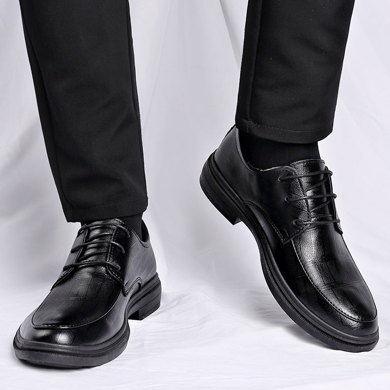Height-increasing shoes that look like standard dress shoes