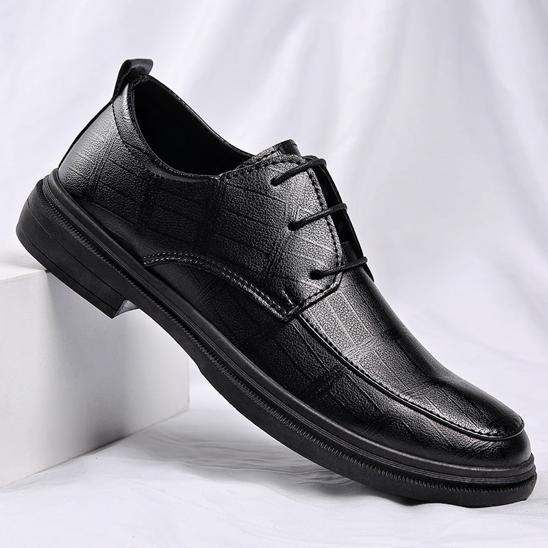 Height-increasing shoes that look like standard dress shoes